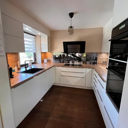 Appartement Wunderschoene, Grosse Gartenwohnung Mit 3 Schlafzimmern Naehe Kaufbeuren