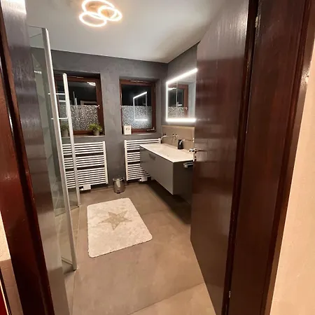 Wunderschöne, Große Gartenwohnung Mit 3 Schlafzimmern Nähe Kaufbeuren Apartment Untergermaringen
