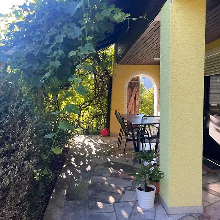 Apartment Wunderschöne, Große Gartenwohnung Mit 3 Schlafzimmern Nähe Kaufbeuren