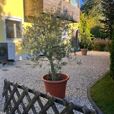 Apartment Wunderschöne, Große Gartenwohnung Mit 3 Schlafzimmern Nähe Kaufbeuren *